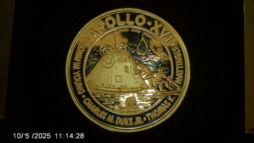 Silver-Round-With-An-Apollo-16-Motif--Design.